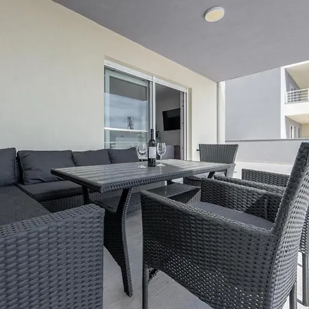 Theo Seaview Apartment Makarska
