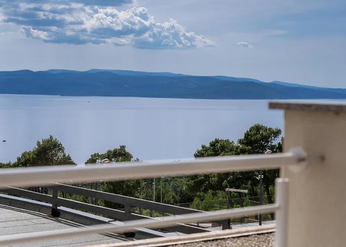 Theo Seaview Apartment *