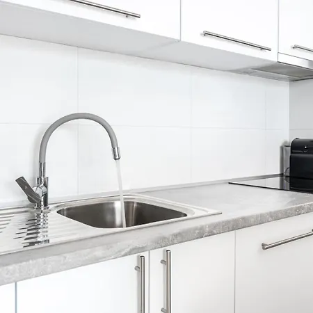 Theo Seaview マカルスカ