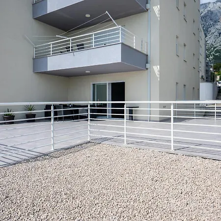 Theo Seaview * Makarska