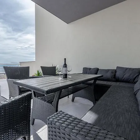 Apartman Theo Seaview *
