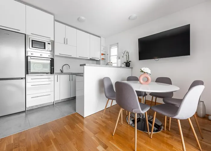 Апартаменти Theo Seaview